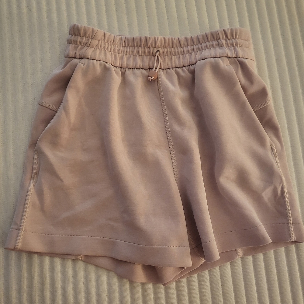 Lululemon softstreme shorts size 0